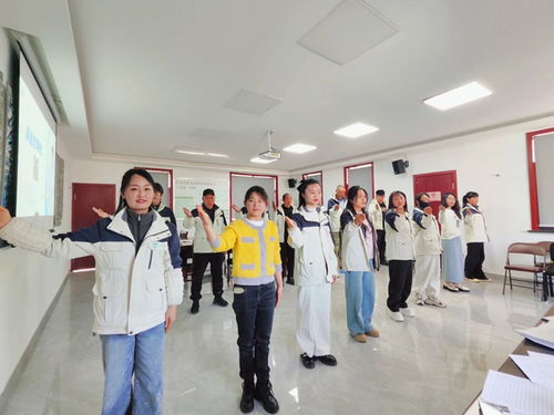 楠溪江5A創(chuàng)建首輪基礎(chǔ)服務(wù)禮儀培訓(xùn)順利開課，禮儀服務(wù)點(diǎn)亮景區(qū)品質(zhì)